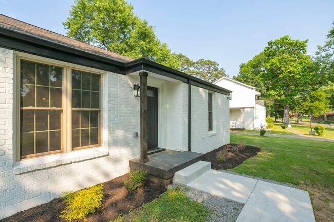 Building Photo - 1229 Berwick Trail