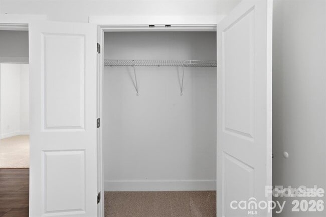 Building Photo - 102 Snyder Ct NE