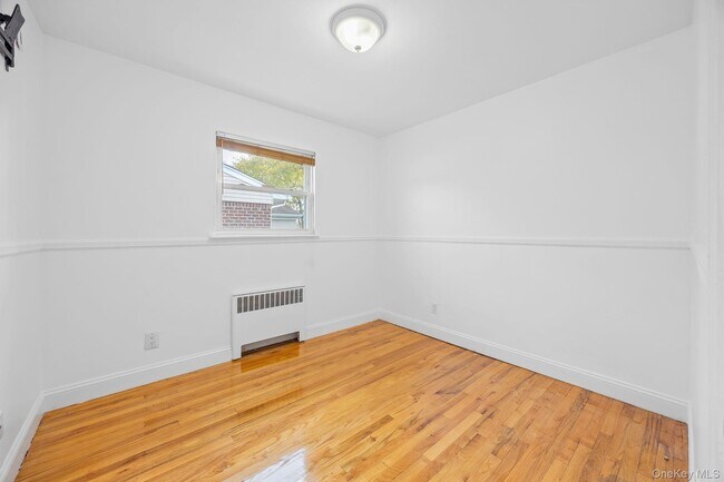 Building Photo - 2282 Baylis Ave