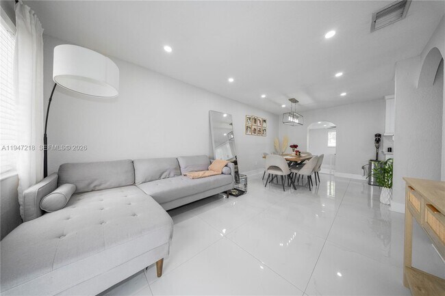 Building Photo - 10731 SW 51st Dr