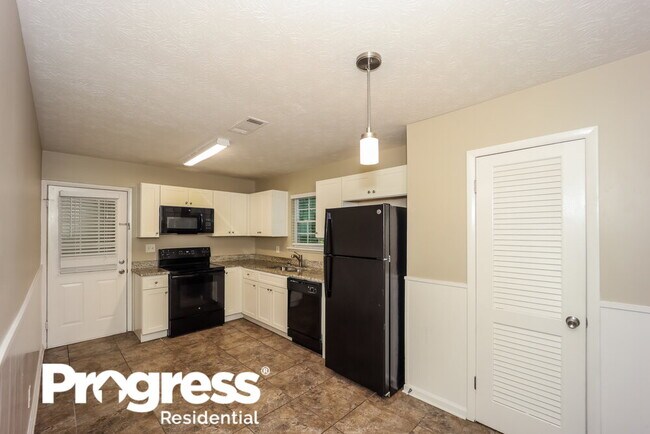 Building Photo - 6133 Fieldcrest Dr