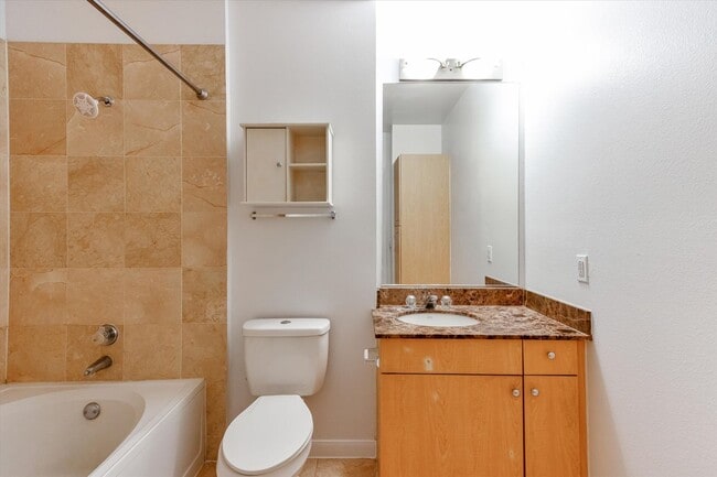 Building Photo - Stylish Studio Apartment In Concierge Building at The Renaissance at Turtle Creek ($500 Off First...