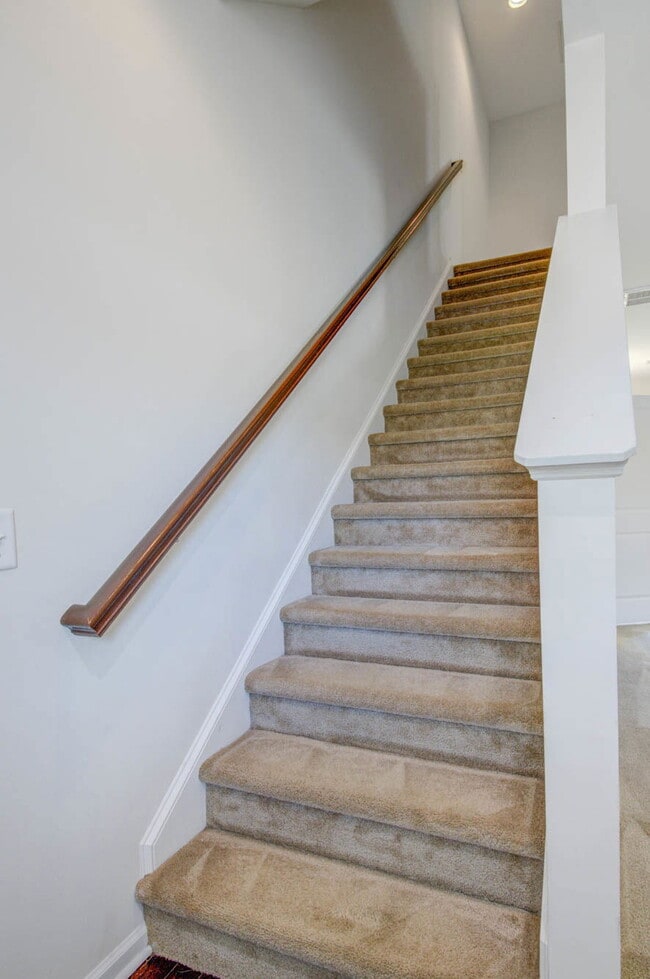 Building Photo - 9083 Parlor Dr