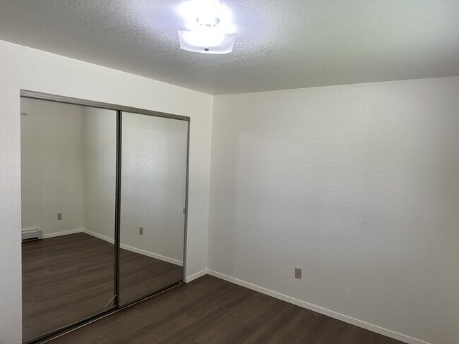 Building Photo - 202 Fern Ln