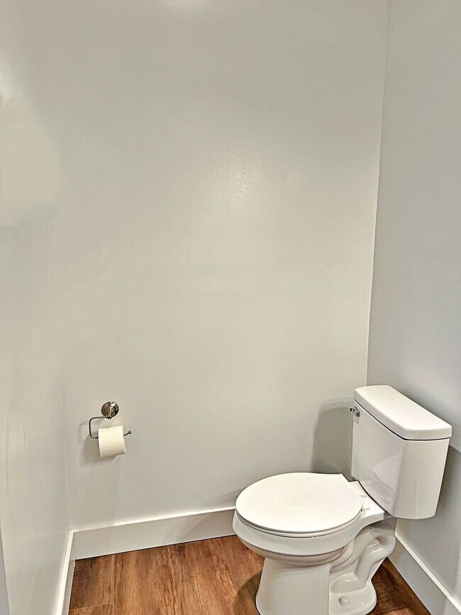 Building Photo - Furnished 1BR Apartment in Industrial Area | Easy I-64 Access | Truck Parking Available