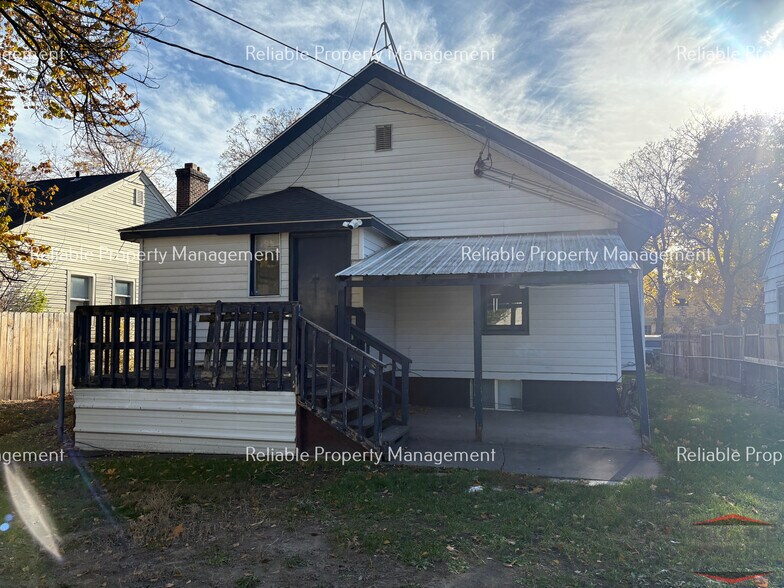 Building Photo - 562 I St