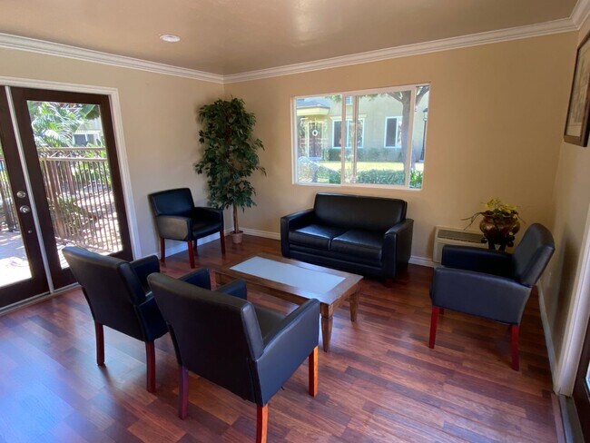 Building Photo - Stonemark on Avocado