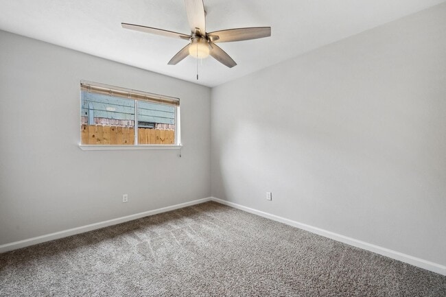 Building Photo - 4023 Broken Elm Dr