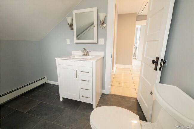 Building Photo - 218 N Midland Ave