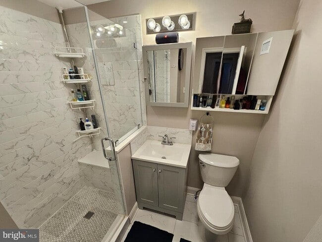 Building Photo - 404 W Wayne Ave