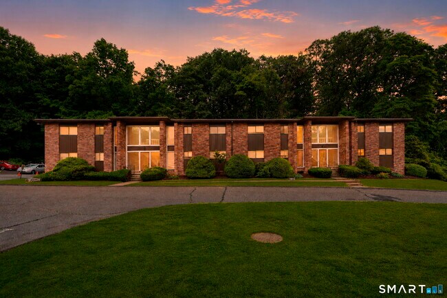 Building Photo - 3 Murphys Ln