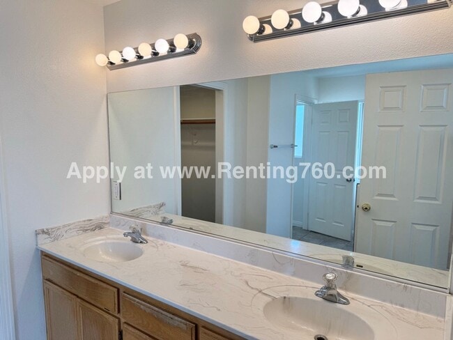 Building Photo - Beautiful Home in Copper Hills!