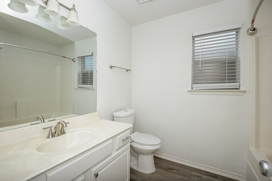 Building Photo - 10213 Dallam Ln