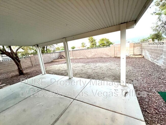 Building Photo - 5342 Chela Dr