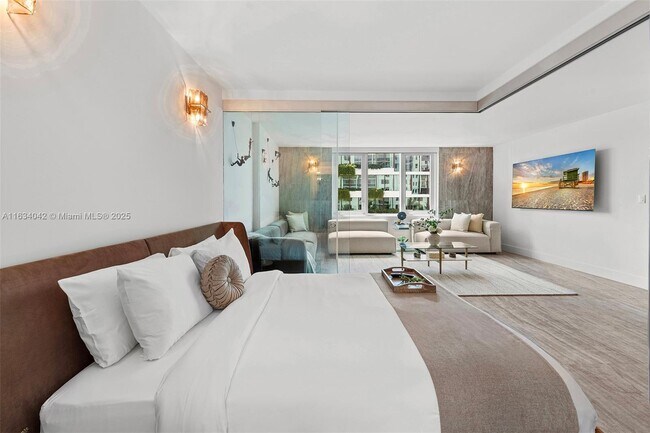 Building Photo - 2301 Collins Ave