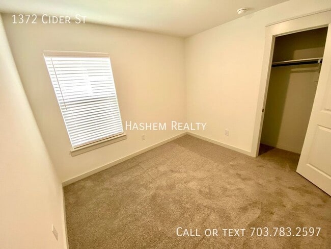 Building Photo - 1372 Cider St