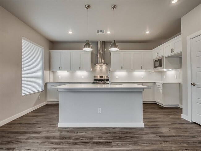 Building Photo - 520 NW 176th Terrace