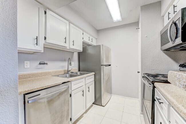 Building Photo - 6001 Reims Rd