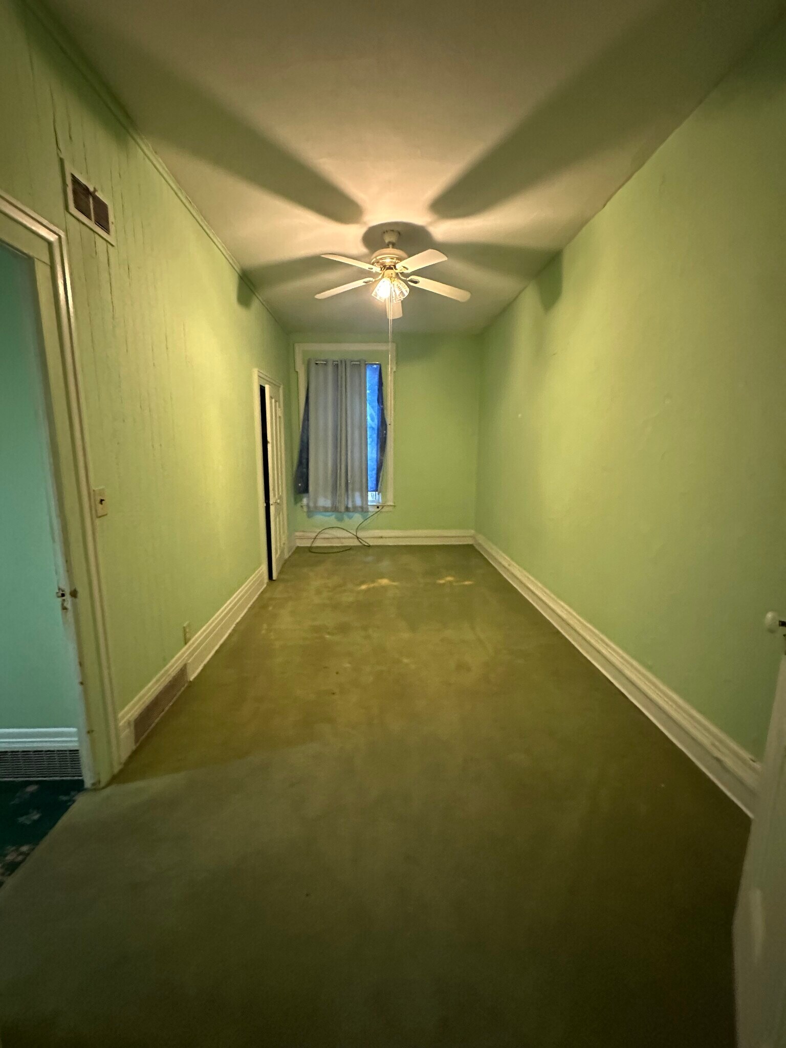 Bedroom - 926 Diamond Park