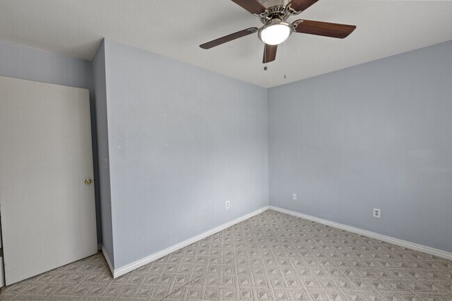 Building Photo - 4319 Millburn S