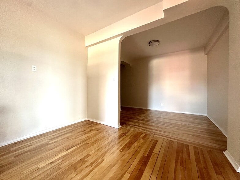 Building Photo - 500 Kappock St