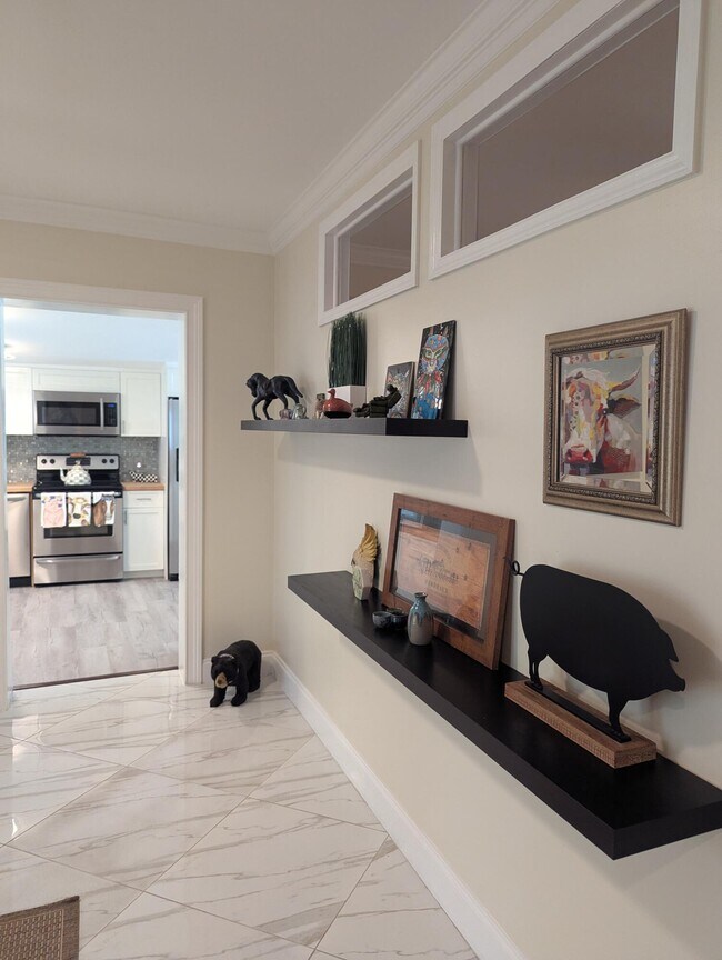 Building Photo - 708 Rambling Dr Cir