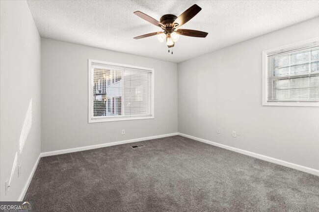 Building Photo - 2172 Park Terrace