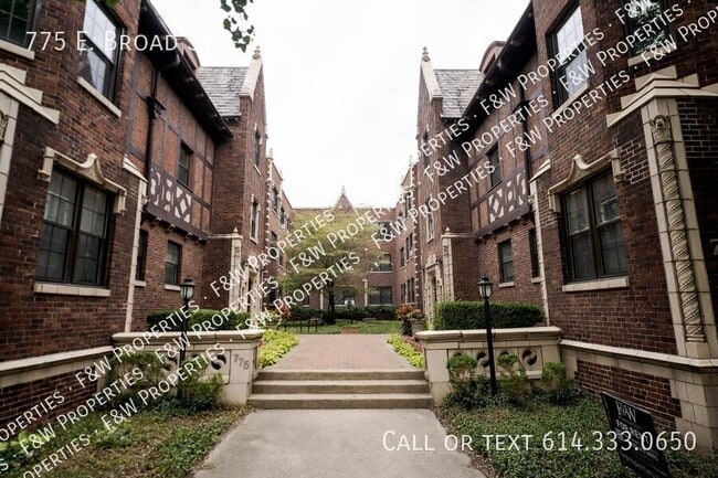 Building Photo - Broadway Apartments