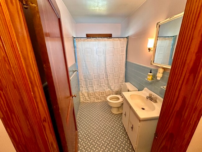 Building Photo - 47 Brentwood Dr