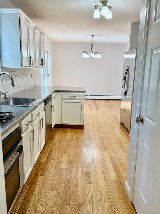 Building Photo - 216 Castlewood