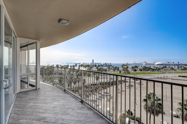 Building Photo - 700 E Ocean Blvd