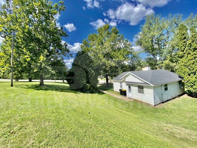 Building Photo - 3392 Ute Ave