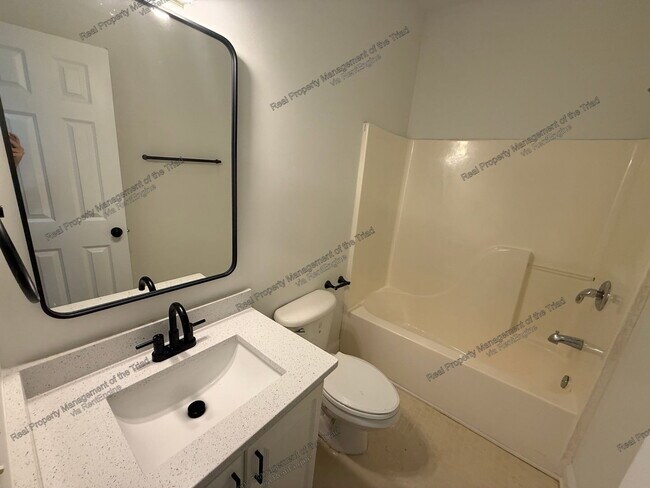 Building Photo - 2200A Eider Ct