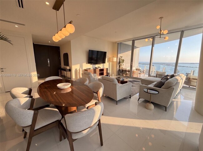 Building Photo - 300 Biscayne Blvd Way