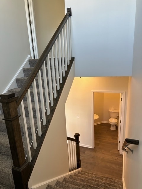 Building Photo - 12700 Kenmore Ct