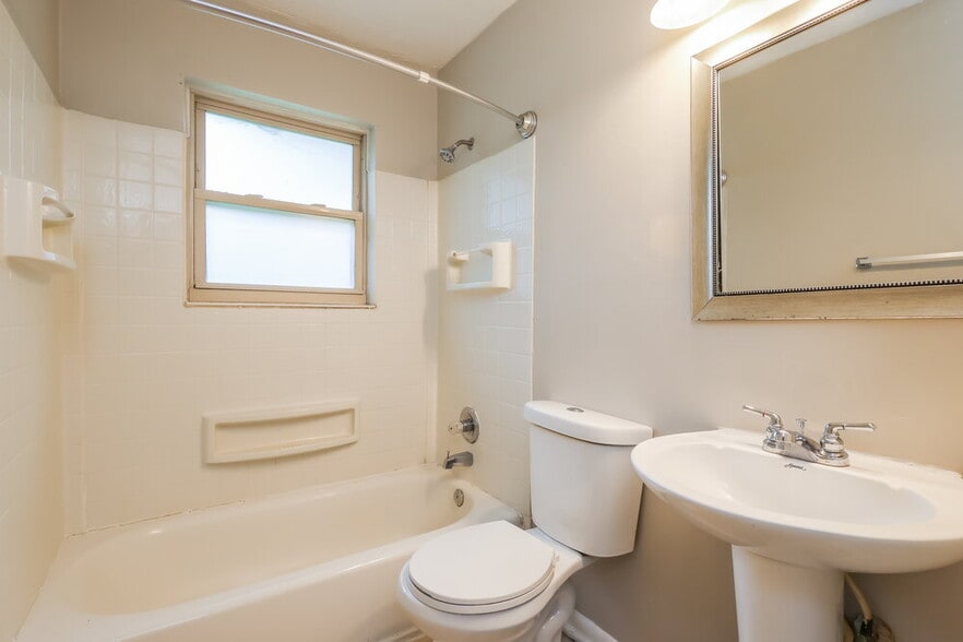 Building Photo - 7906 Candleglow Ln