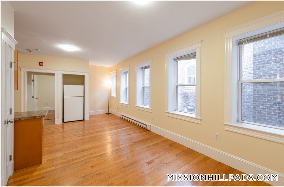 Building Photo - 887 Huntington Ave