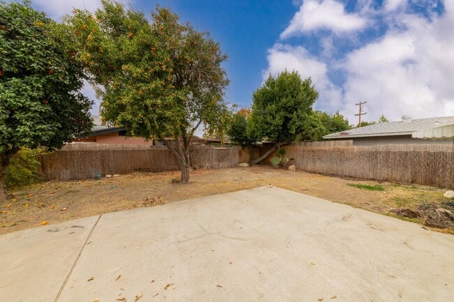 Building Photo - 3825 Bianchi Way