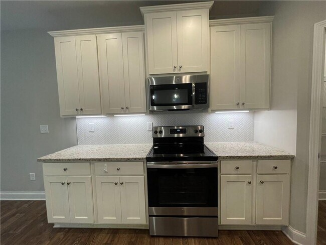 Building Photo - 301 Omnia Ridge Way