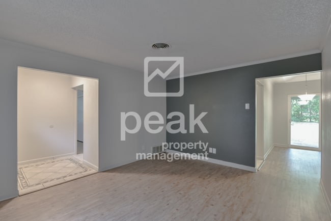 Building Photo - $1799! 3Bed home! Lock in your rate with a...