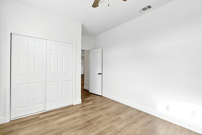 Building Photo - 10556 E Greenbury Way