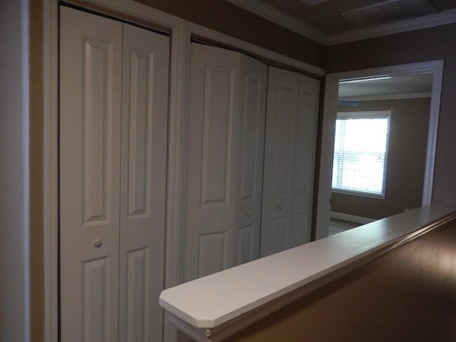 Building Photo - 1920 Bloomington Ave