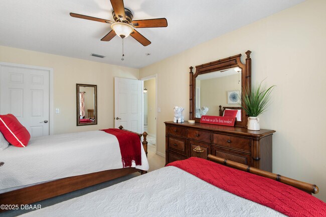 Building Photo - 15 Coolidge Ct