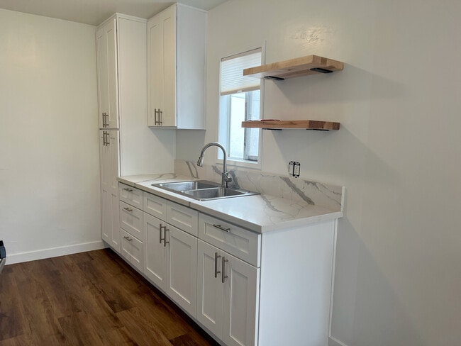 Kitchen - NOT FOR RENT | Doesn't work