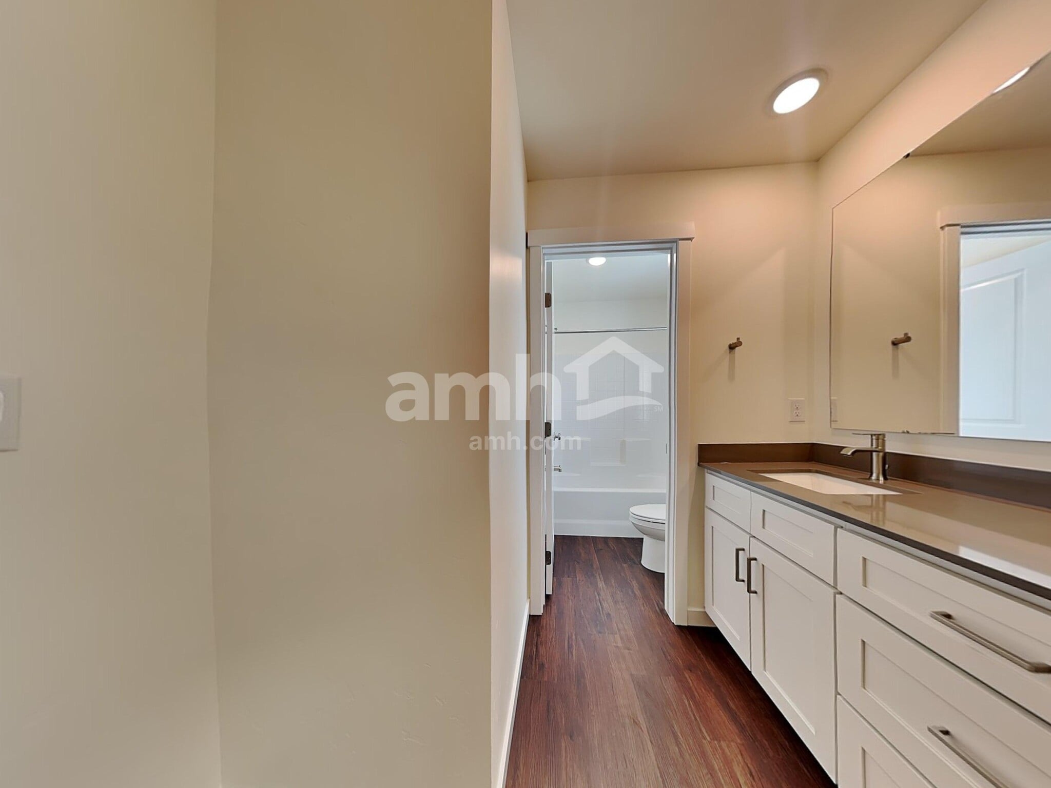 Building Photo - 9412 W Shumard St