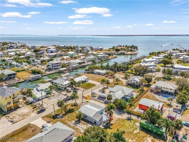 Building Photo - 2371 Baybreeze St