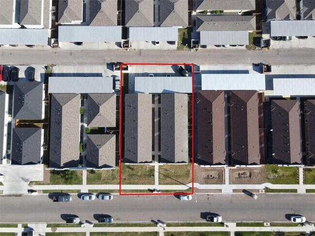 Building Photo - 2713 W Primrose Ave
