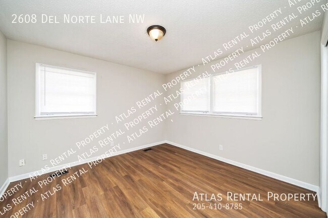 Building Photo - 2608 Del Norte Ln NW