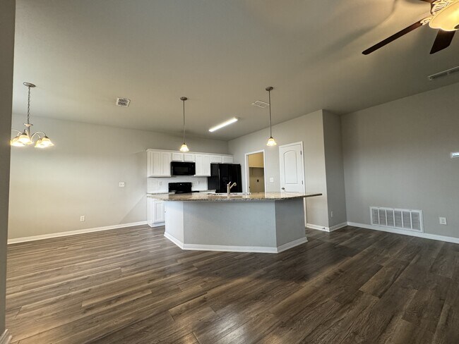 Building Photo - 612 Parkfield Ln