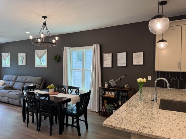 Building Photo - Tastefully Built Modern Durham Home